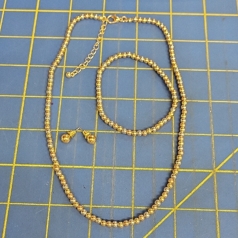 Carisma Gold & Silver Tone Beads 16" + 2" Necklace 7" Bracelet & Earrings Set